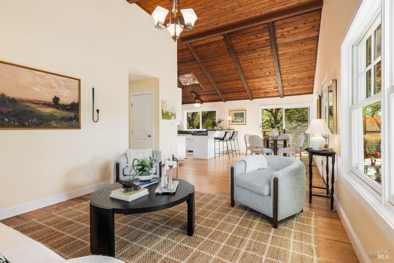 Detail Gallery Image 12 of 33 For 1988 Jameson Rd, Healdsburg,  CA 95448 - 3 Beds | 2 Baths