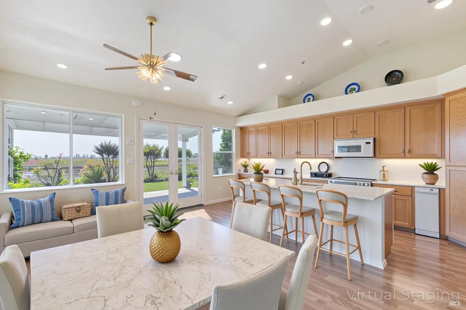 Detail Gallery Image 4 of 50 For 91 S Newport Dr, Napa,  CA 94559 - 3 Beds | 2 Baths