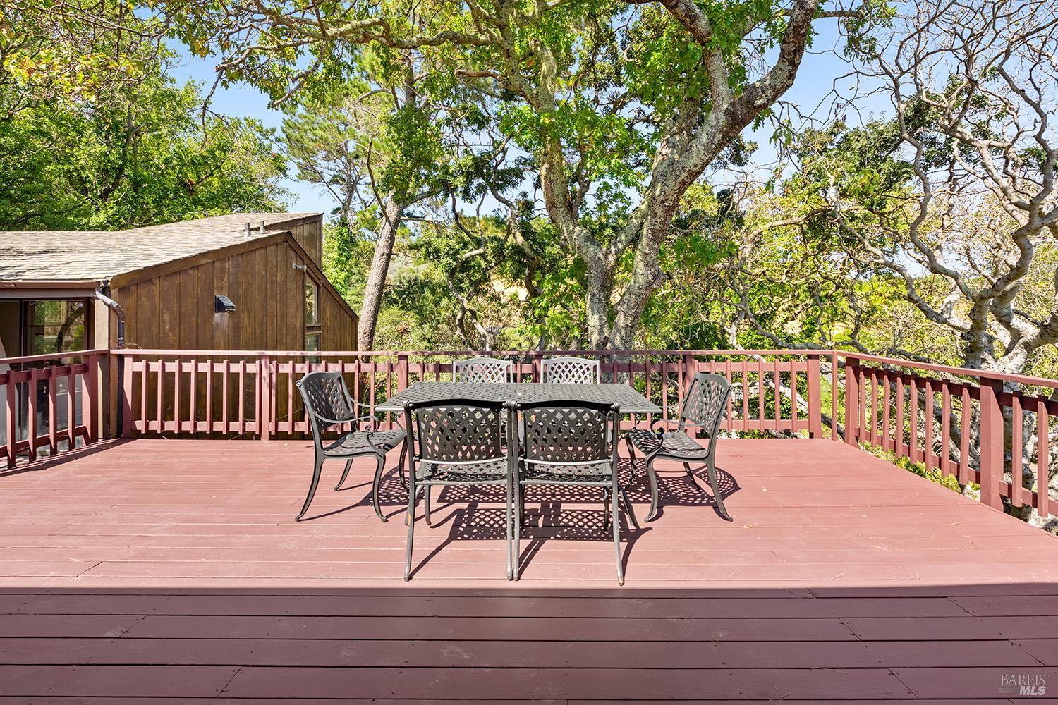 Detail Gallery Image 30 of 40 For 35 Salvador Way, San Rafael,  CA 94903 - 3 Beds | 3 Baths