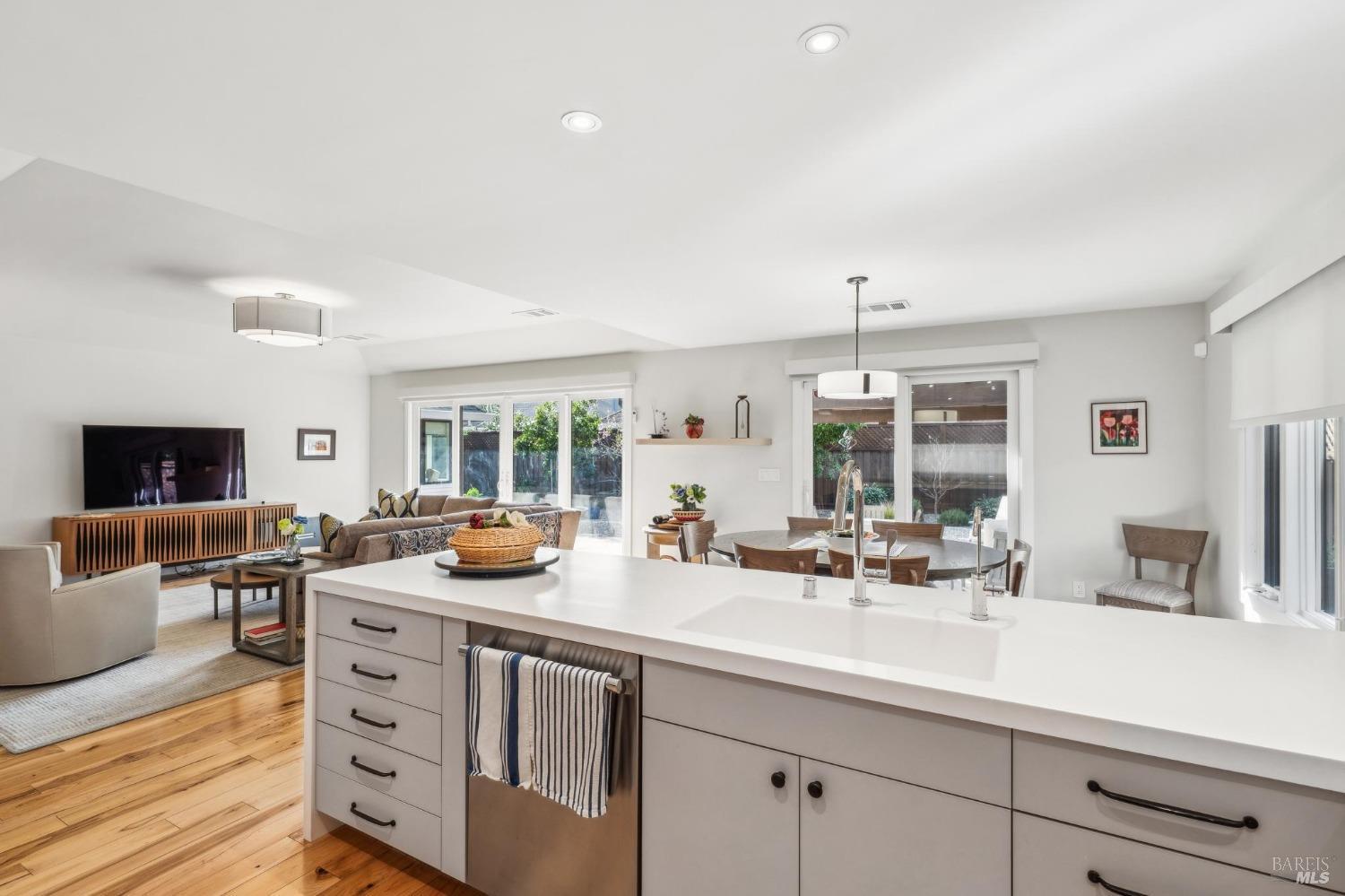 Detail Gallery Image 13 of 31 For 1554 Centennial Cir, Calistoga,  CA 94515 - 3 Beds | 2/1 Baths