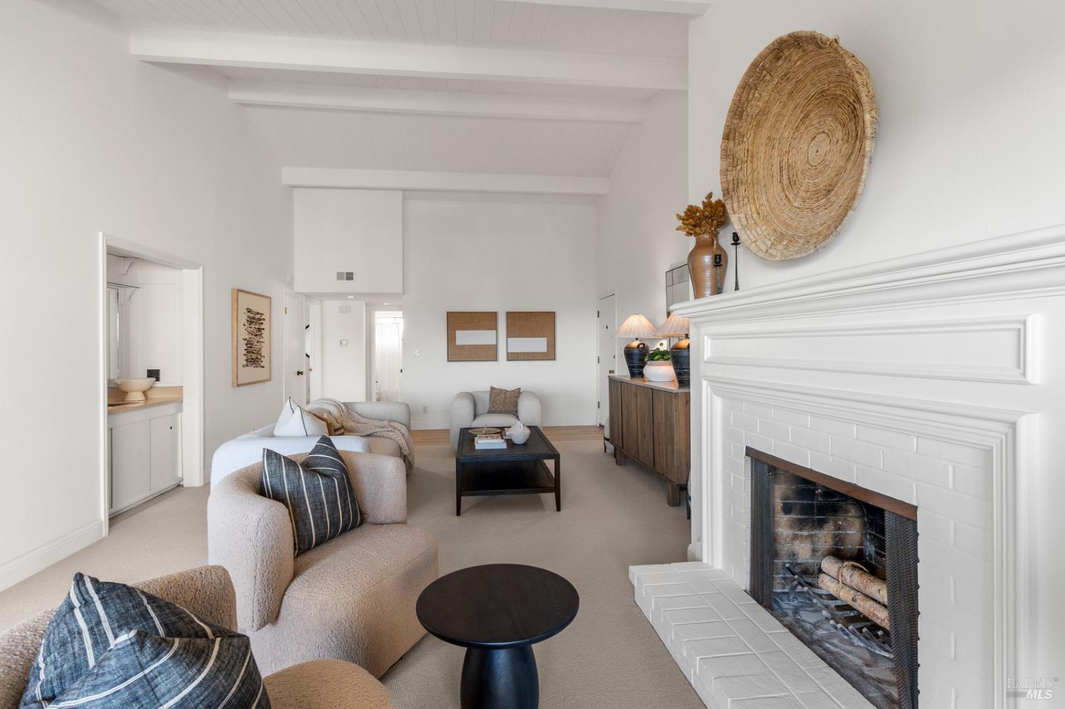 Detail Gallery Image 3 of 29 For 28 Marinero Cir #34,  Tiburon,  CA 94920 - 2 Beds | 1/1 Baths