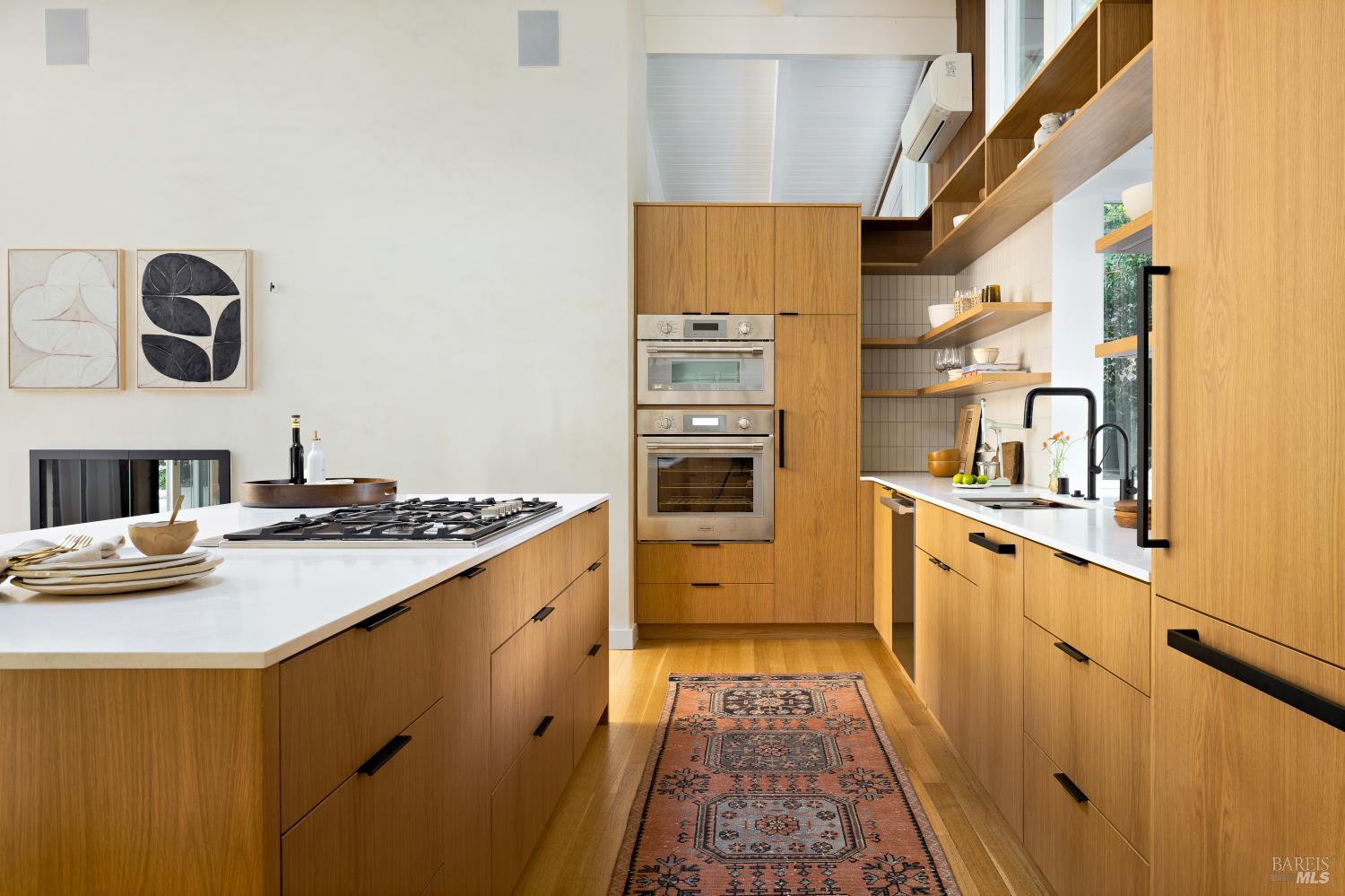 Detail Gallery Image 10 of 53 For 221 S Ridgewood Rd, Kentfield,  CA 94904 - 4 Beds | 3/1 Baths