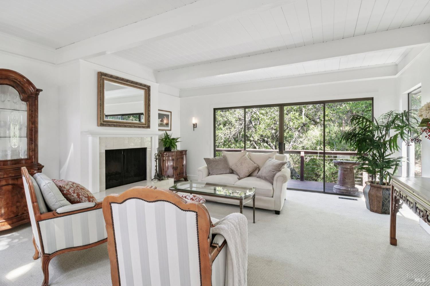 Detail Gallery Image 6 of 18 For 60 Crest Ave, San Anselmo,  CA 94960 - 3 Beds | 2/1 Baths