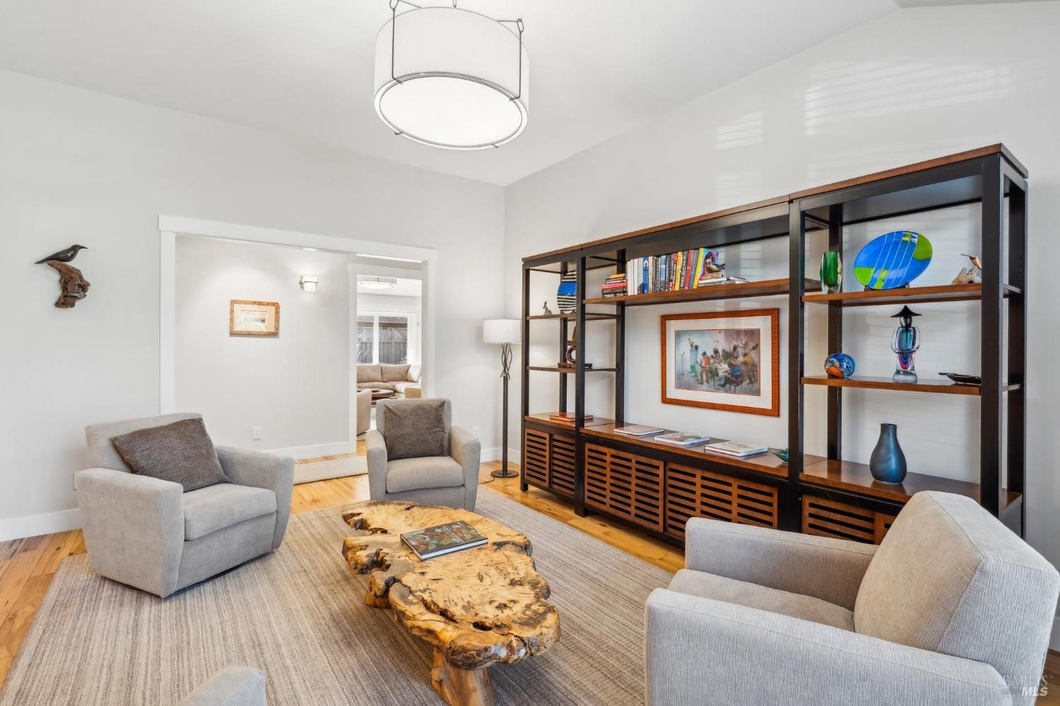 Detail Gallery Image 5 of 31 For 1554 Centennial Cir, Calistoga,  CA 94515 - 3 Beds | 2/1 Baths