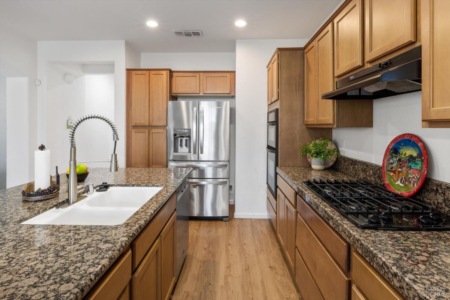Detail Gallery Image 12 of 44 For 3091 Red Maple Ct, Vacaville,  CA 95687 - 2 Beds | 2 Baths