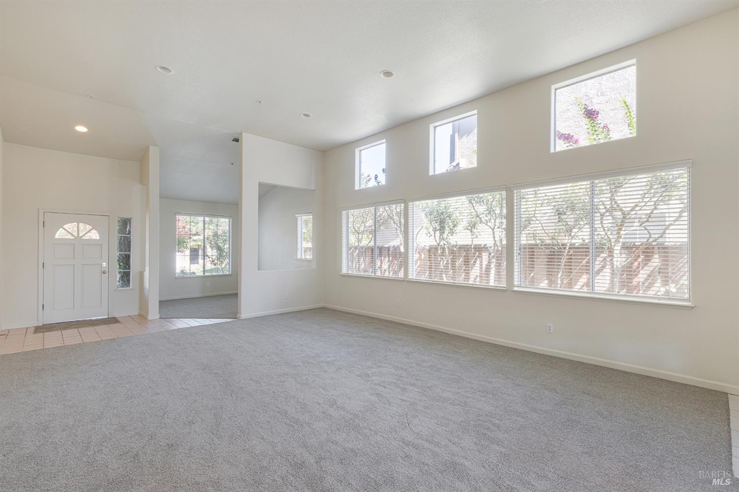 Detail Gallery Image 12 of 50 For 91 S Newport Dr, Napa,  CA 94559 - 3 Beds | 2 Baths