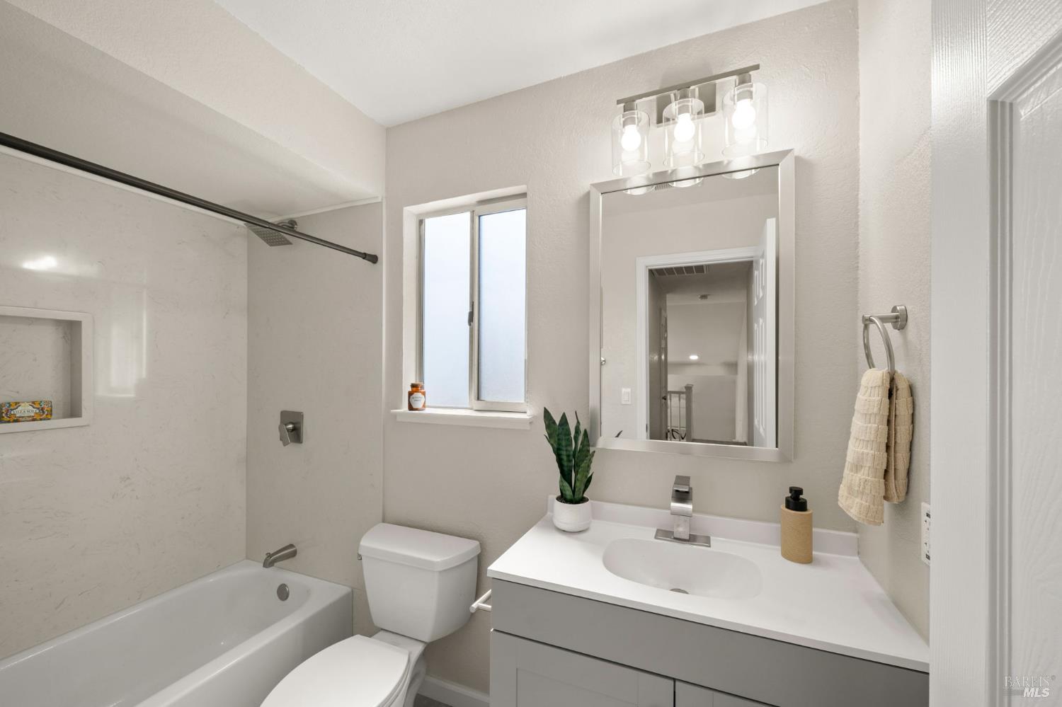 Detail Gallery Image 32 of 41 For 2921 Willow Ct, Fairfield,  CA 94533 - 3 Beds | 3 Baths