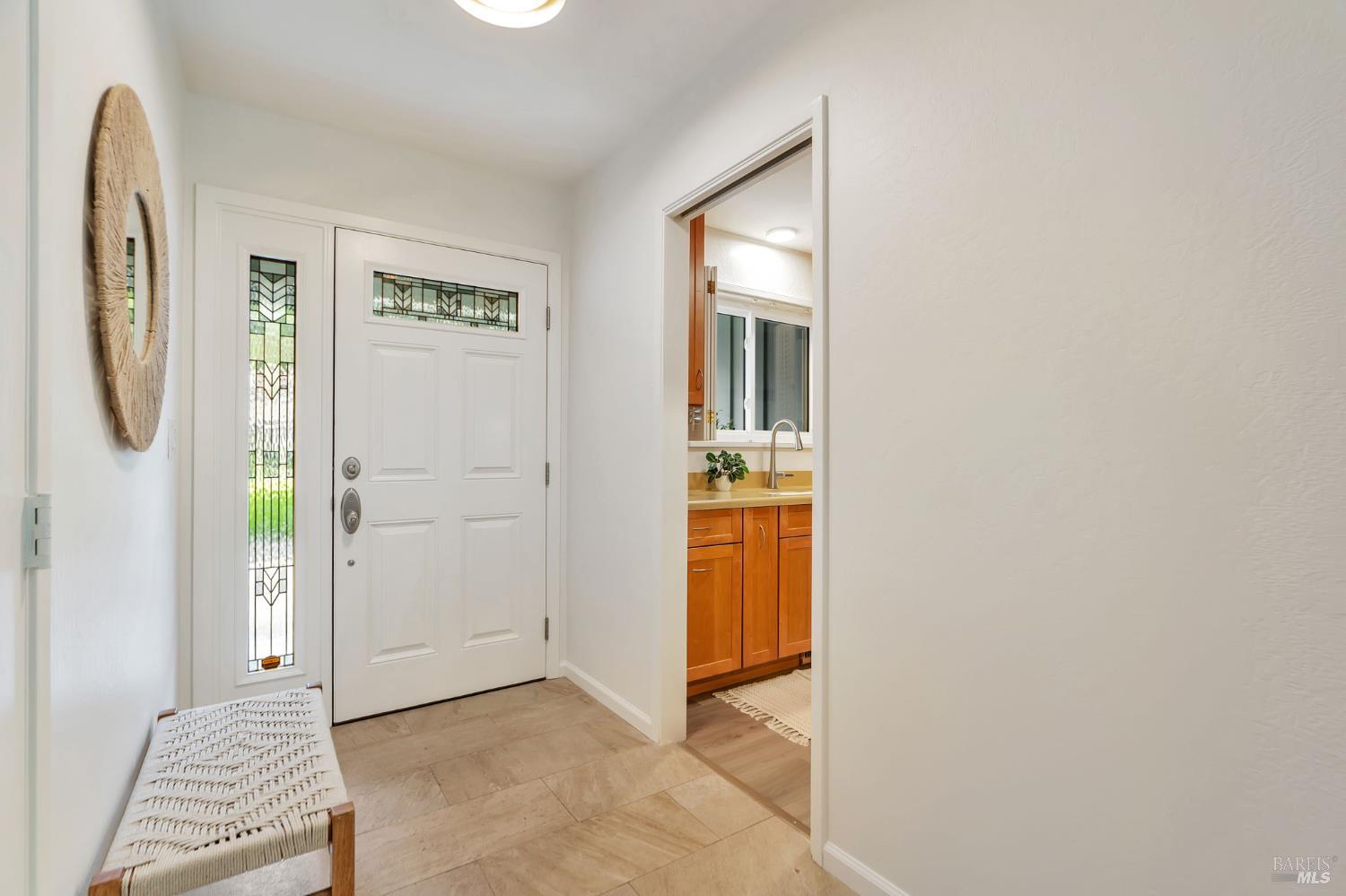 Detail Gallery Image 5 of 41 For 8 Riviera Pl, San Rafael,  CA 94901 - 3 Beds | 2 Baths