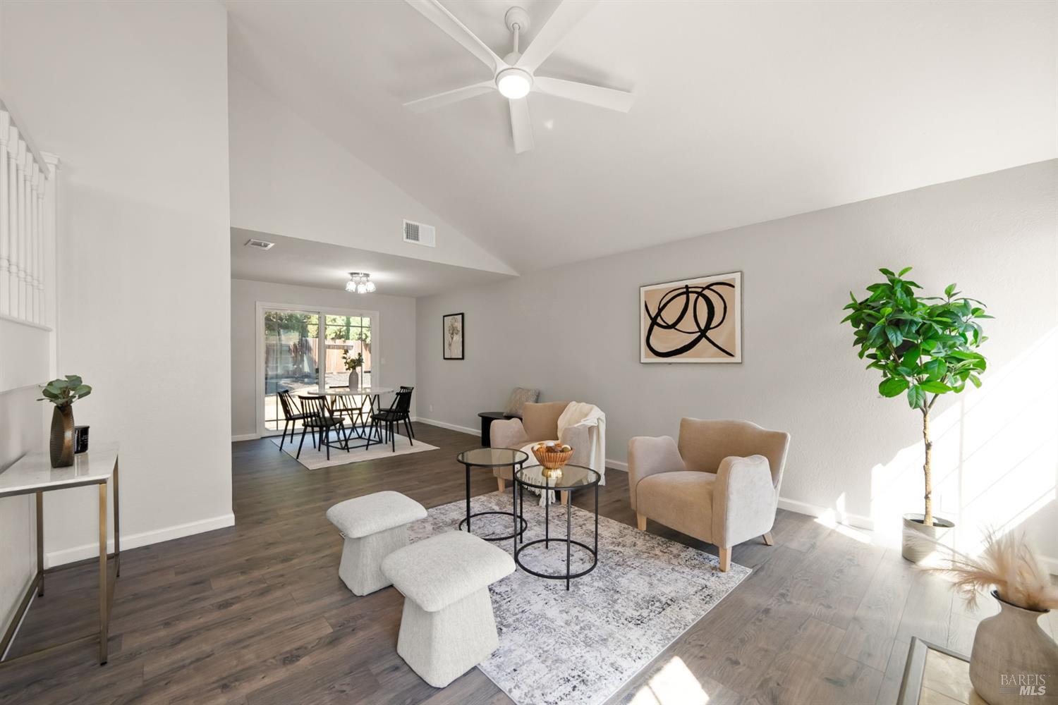 Detail Gallery Image 6 of 41 For 2921 Willow Ct, Fairfield,  CA 94533 - 3 Beds | 3 Baths