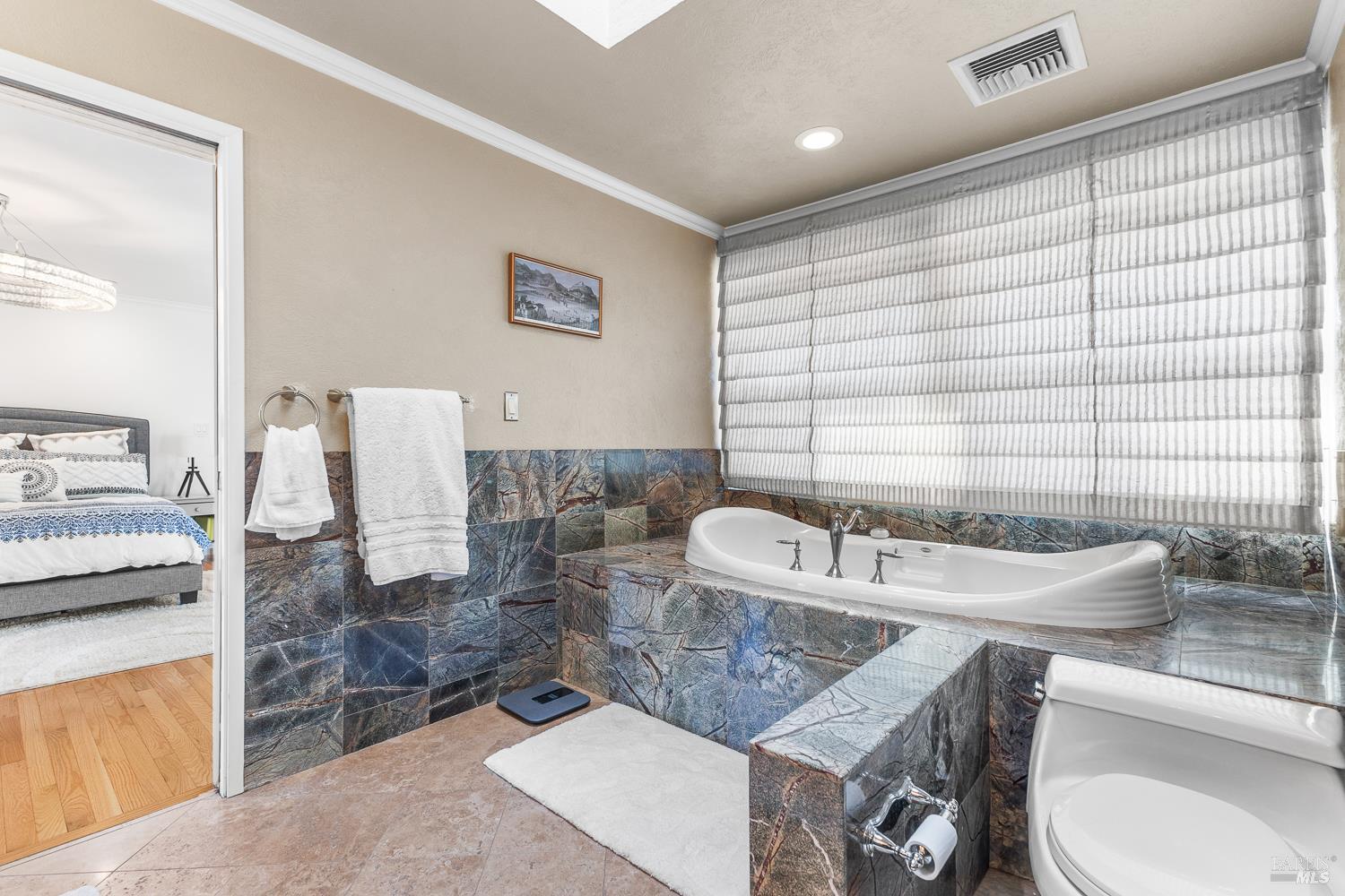 Detail Gallery Image 22 of 58 For 3333 Miraloma Dr, Santa Rosa,  CA 95404 - 4 Beds | 5/1 Baths