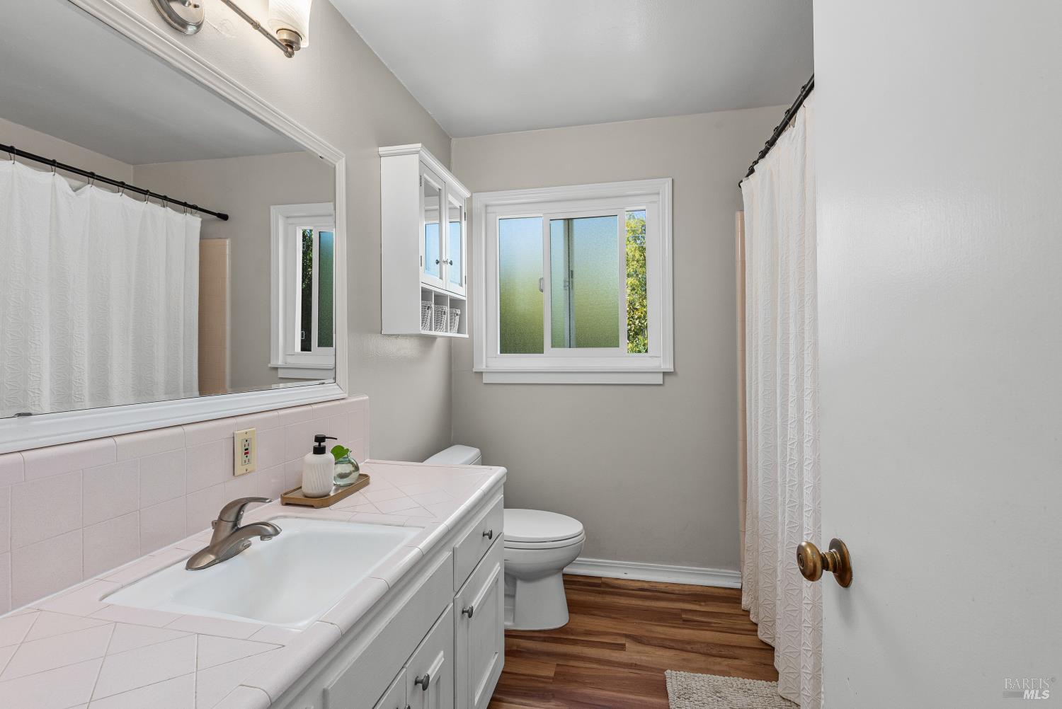 Detail Gallery Image 13 of 27 For 19 Belle Ave, San Anselmo,  CA 94960 - – Beds | – Baths