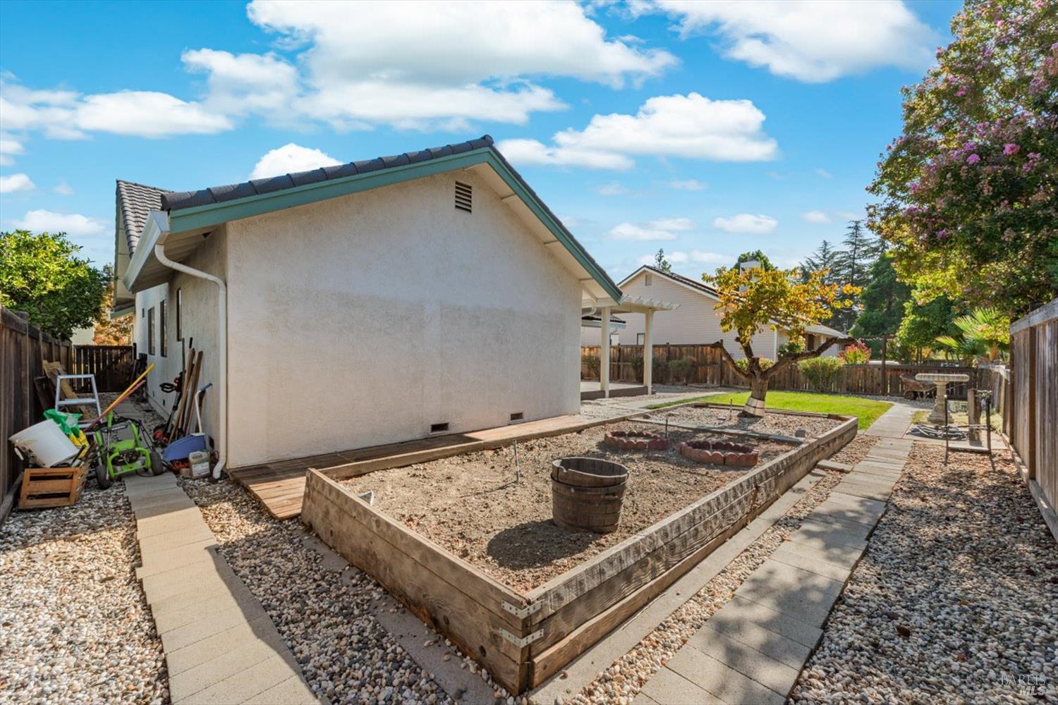 Detail Gallery Image 44 of 49 For 107 Inyo Ct, Vacaville,  CA 95687 - 3 Beds | 2 Baths