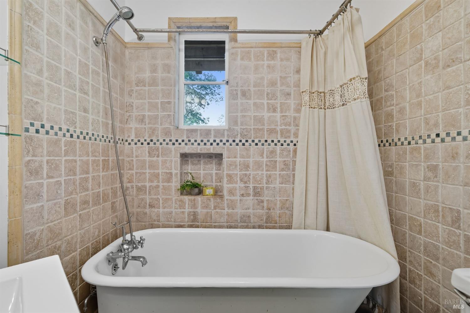 Detail Gallery Image 26 of 43 For 53 Foothill Rd, San Anselmo,  CA 94960 - 3 Beds | 2 Baths