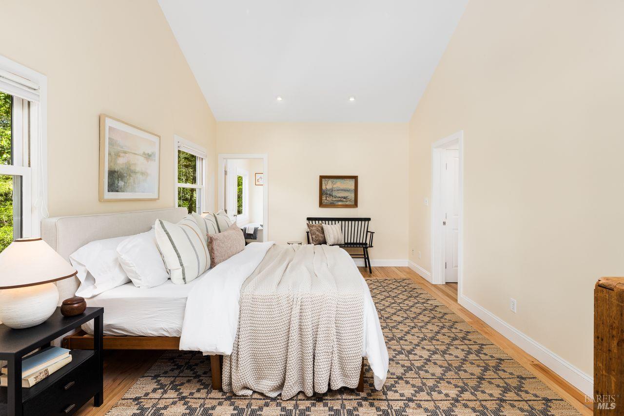 Detail Gallery Image 15 of 33 For 1988 Jameson Rd, Healdsburg,  CA 95448 - 3 Beds | 2 Baths