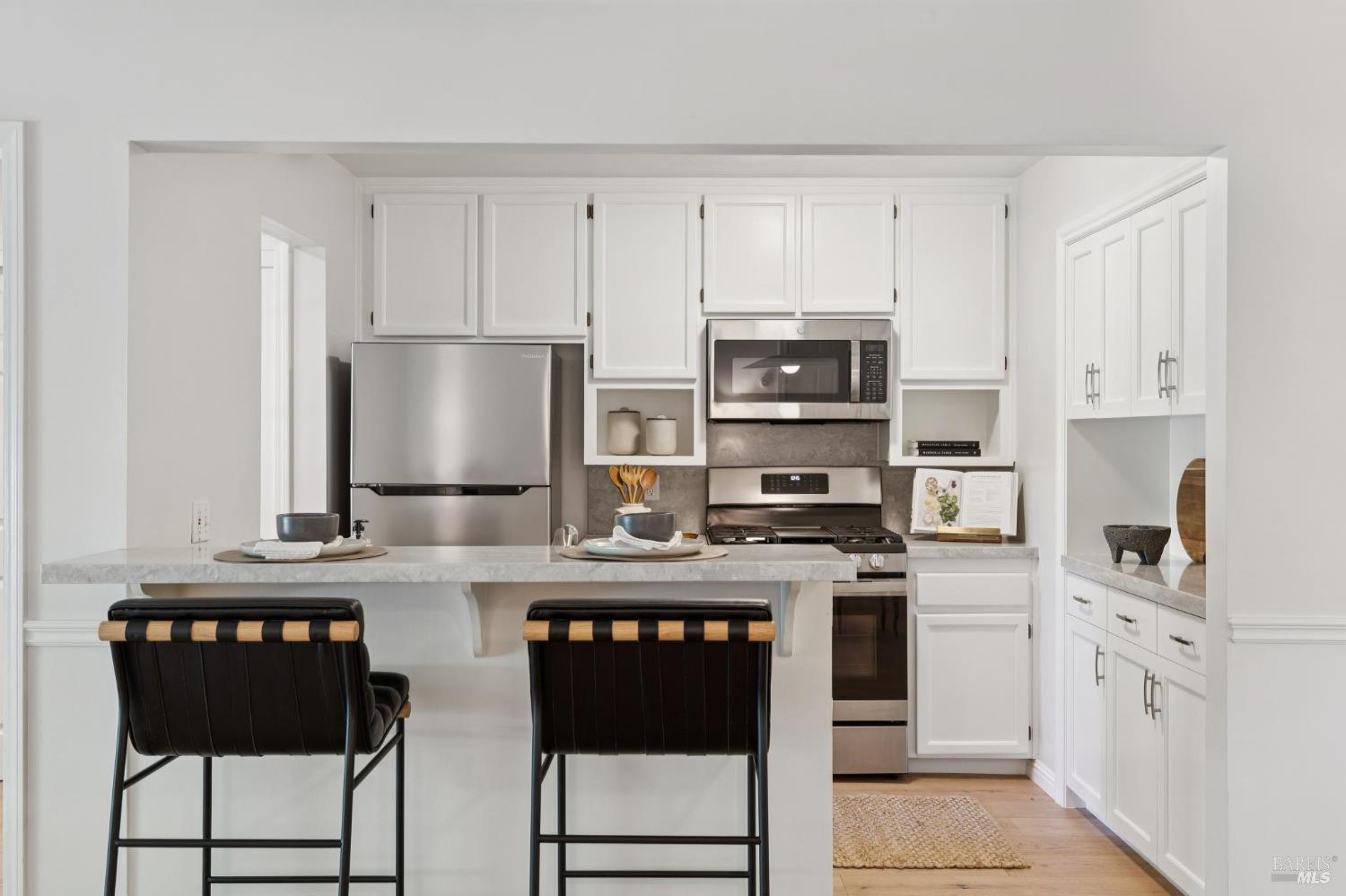 Detail Gallery Image 18 of 52 For 775 Miller Ave, Mill Valley,  CA 94941 - 1 Beds | 1 Baths