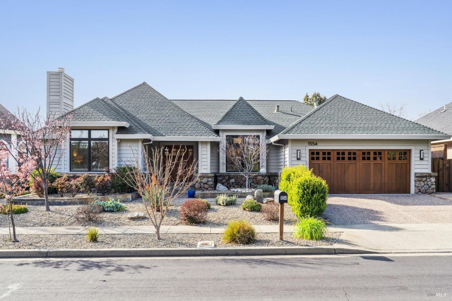 Detail Gallery Image 2 of 31 For 1554 Centennial Cir, Calistoga,  CA 94515 - 3 Beds | 2/1 Baths