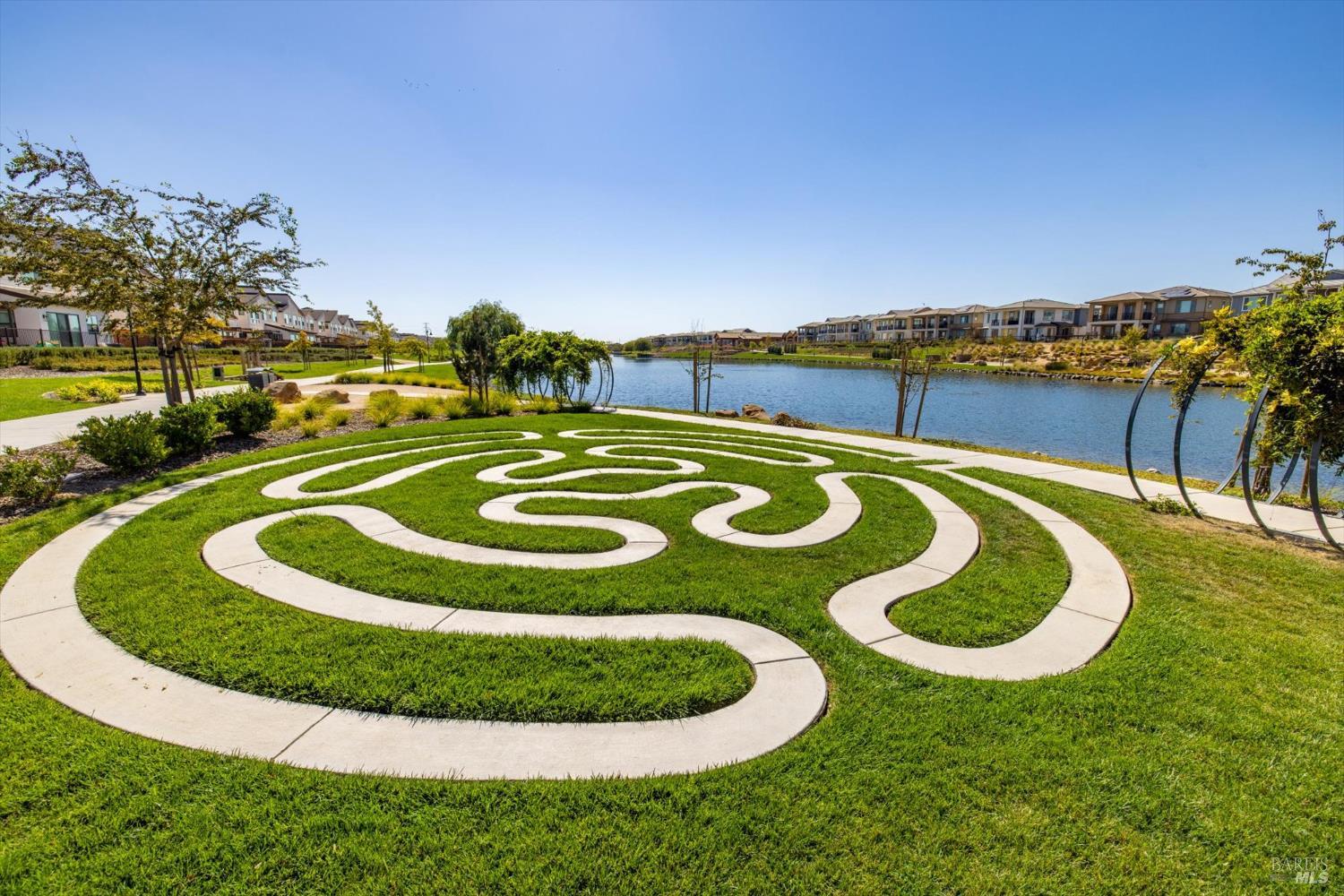 Detail Gallery Image 30 of 33 For 2371 Waterside Dr, Fairfield,  CA 94533 - 4 Beds | 3/1 Baths