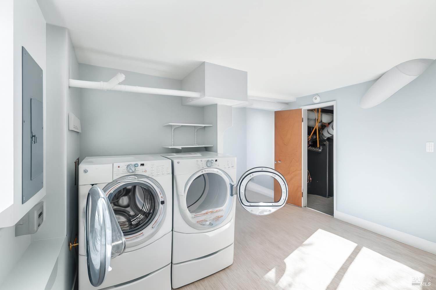 Detail Gallery Image 18 of 26 For 34 Sunrise Ave #B,  Mill Valley,  CA 94941 - 2 Beds | 1 Baths