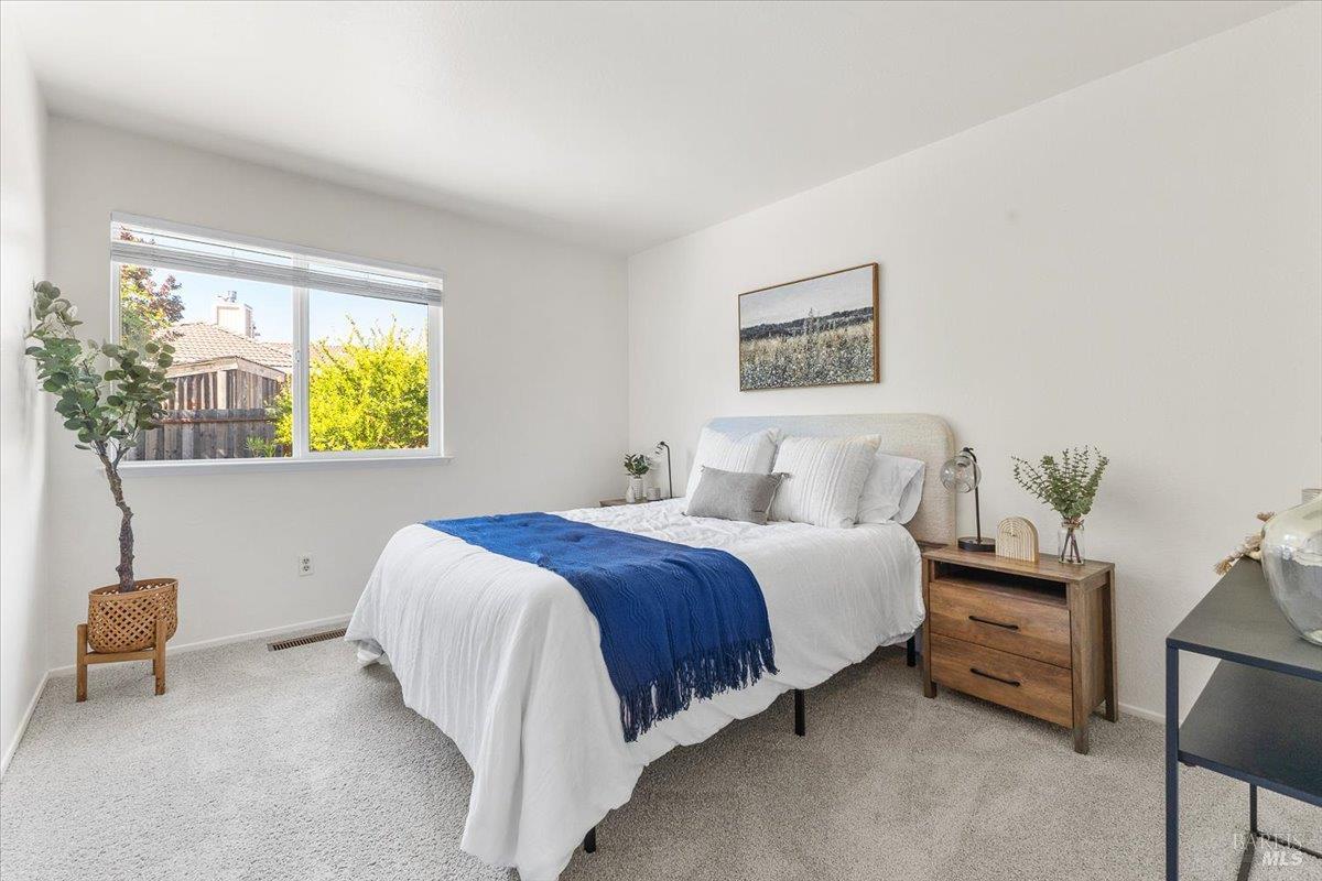 Detail Gallery Image 32 of 60 For 607 Scotland Dr, Santa Rosa,  CA 95409 - 3 Beds | 2/1 Baths