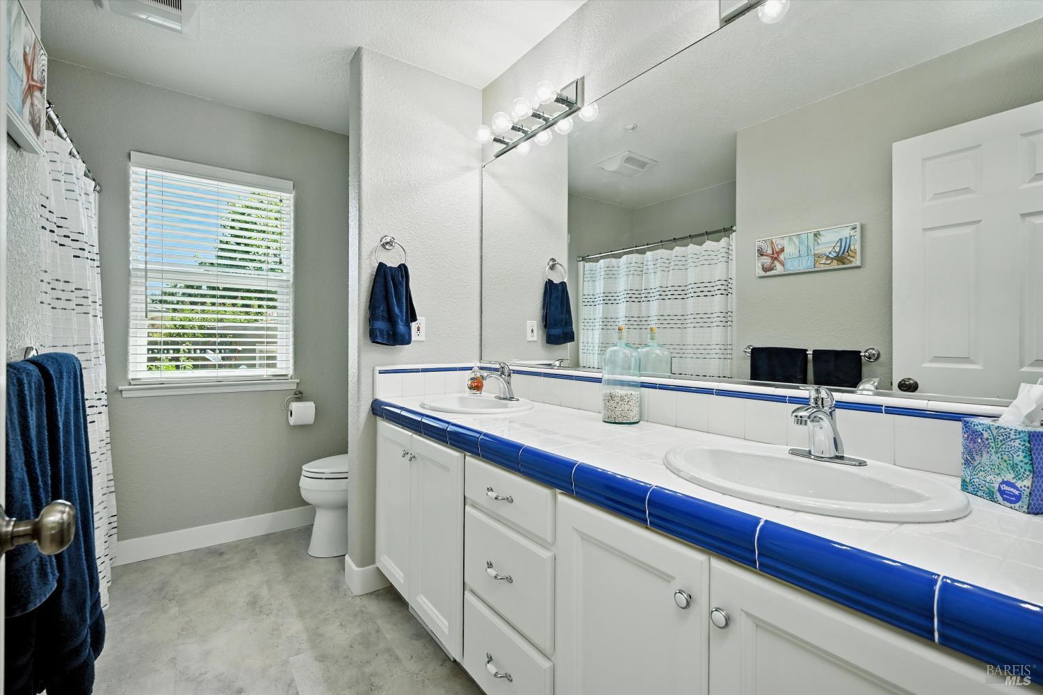 Detail Gallery Image 18 of 32 For 462 Riesling St, Cloverdale,  CA 95425 - 3 Beds | 2 Baths