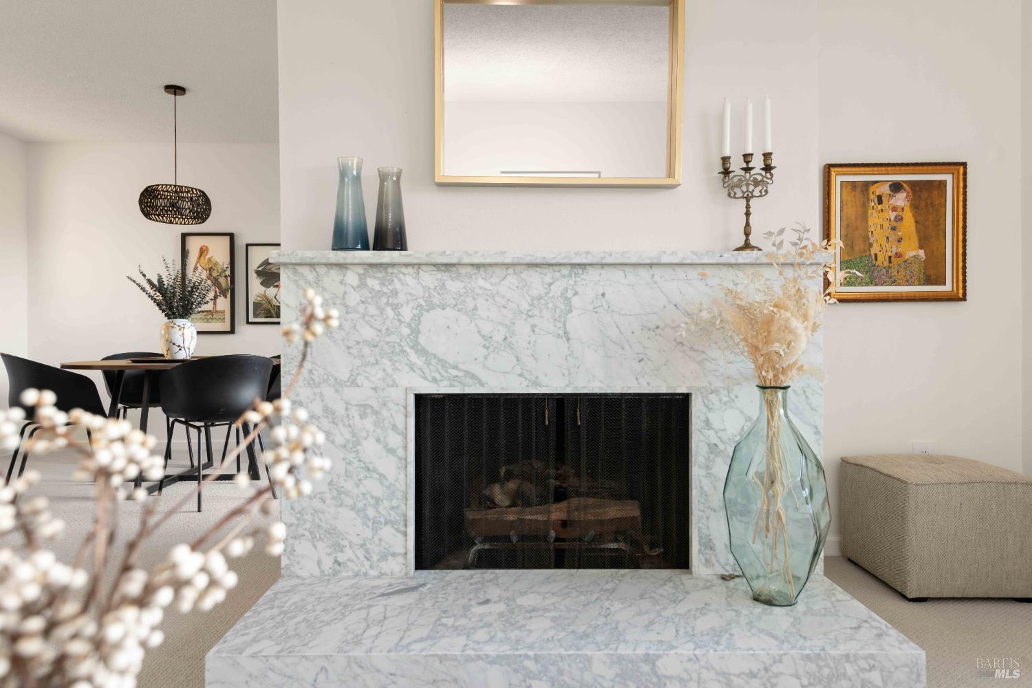 Detail Gallery Image 5 of 34 For 125 Sylvia Way, San Rafael,  CA 94903 - 3 Beds | 2/1 Baths