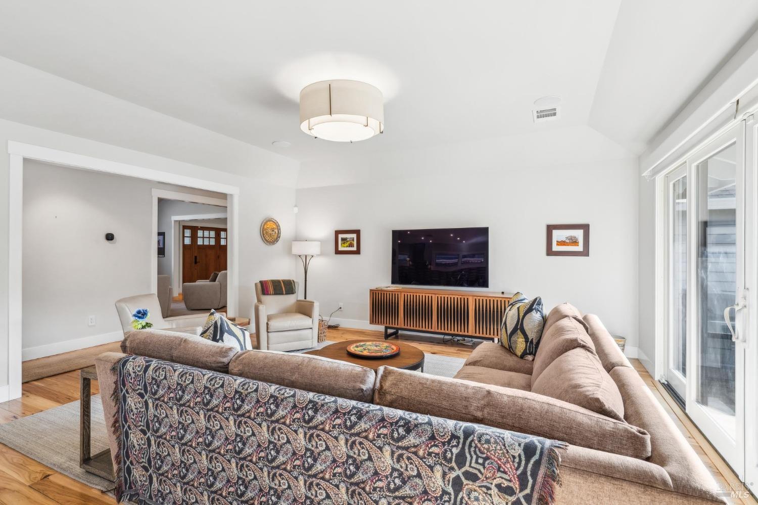 Detail Gallery Image 8 of 31 For 1554 Centennial Cir, Calistoga,  CA 94515 - 3 Beds | 2/1 Baths