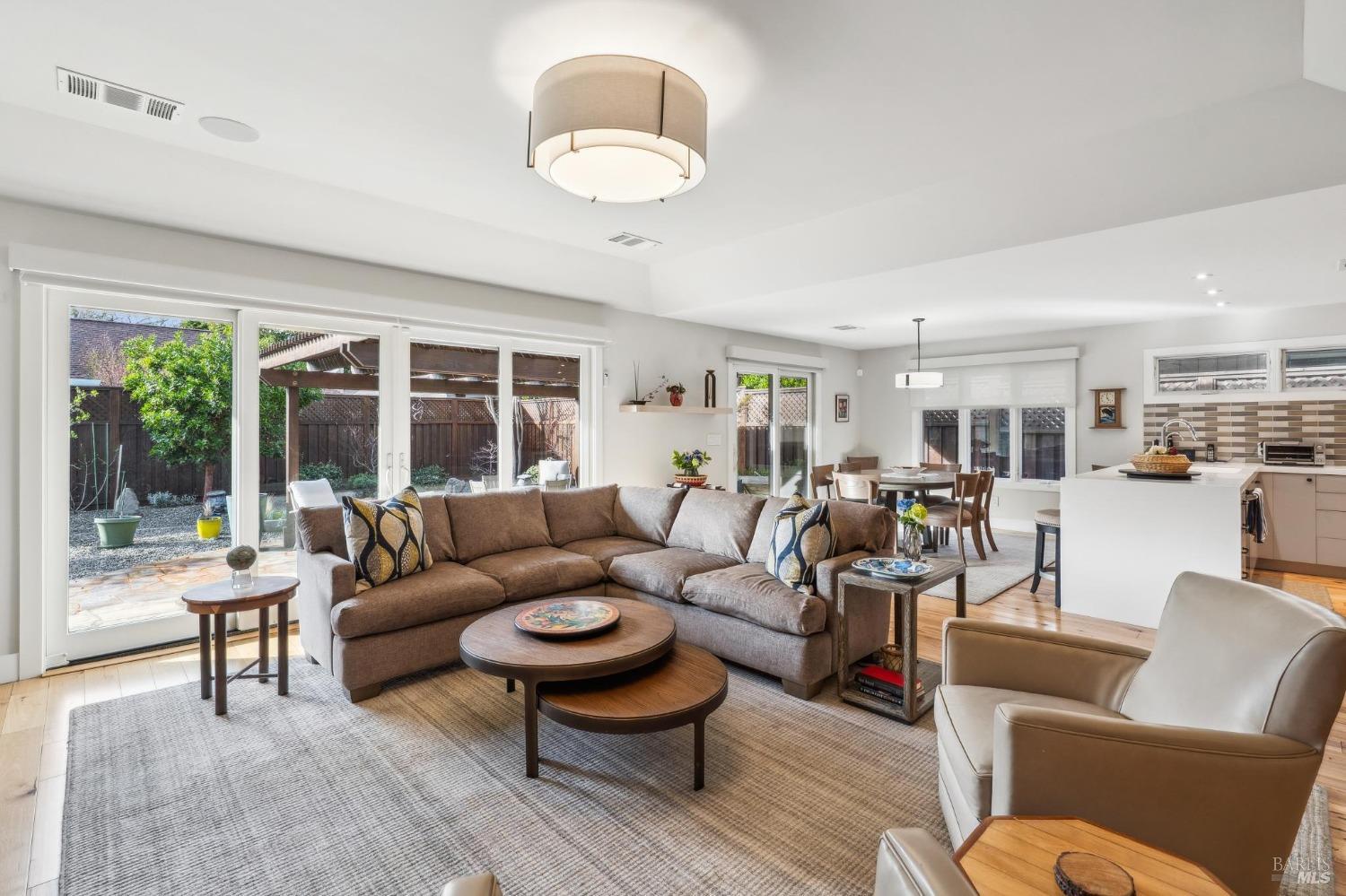 Detail Gallery Image 6 of 31 For 1554 Centennial Cir, Calistoga,  CA 94515 - 3 Beds | 2/1 Baths