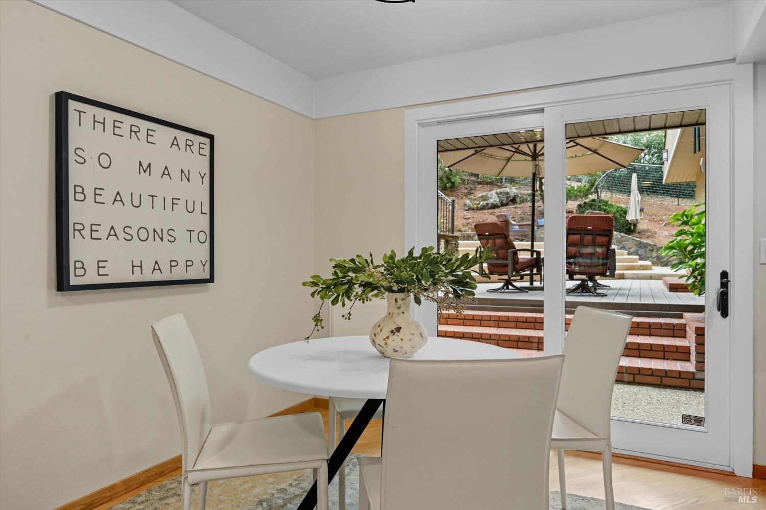 Detail Gallery Image 26 of 54 For 523 Westgate Dr, Napa,  CA 94558 - 3 Beds | 2/1 Baths