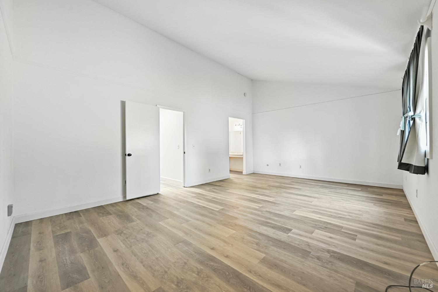 Detail Gallery Image 25 of 35 For 1240 North St, Santa Rosa,  CA 95404 - 2 Beds | 2 Baths