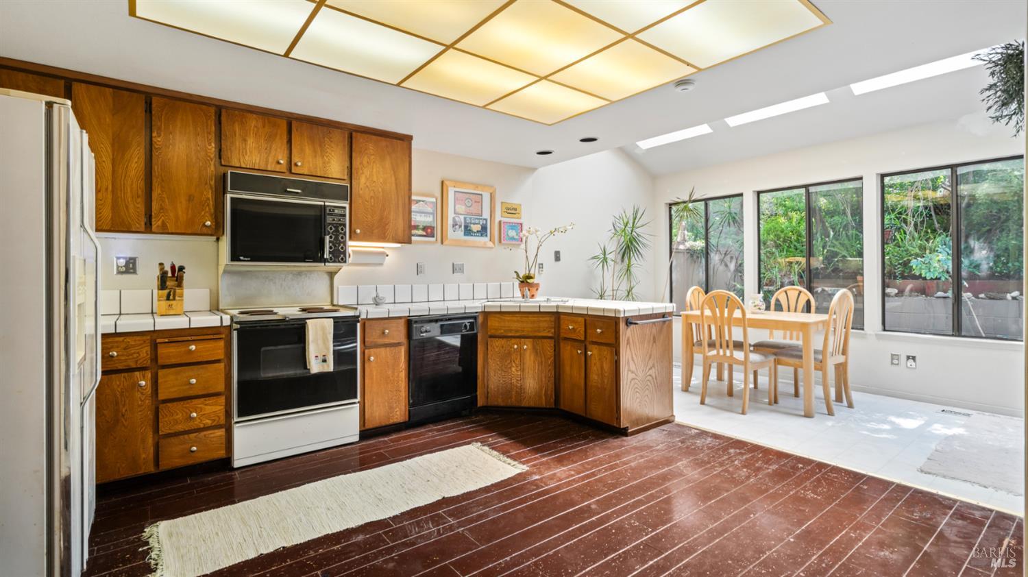 Detail Gallery Image 12 of 41 For 16 Elegant Tern Rd, Novato,  CA 94949 - 3 Beds | 2/1 Baths