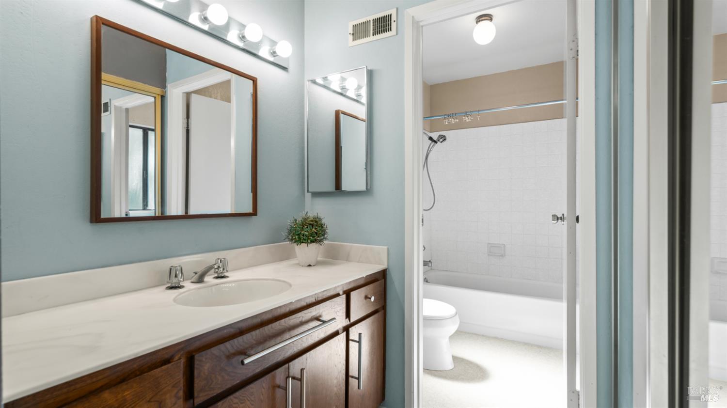 Detail Gallery Image 33 of 41 For 16 Elegant Tern Rd, Novato,  CA 94949 - 3 Beds | 2/1 Baths
