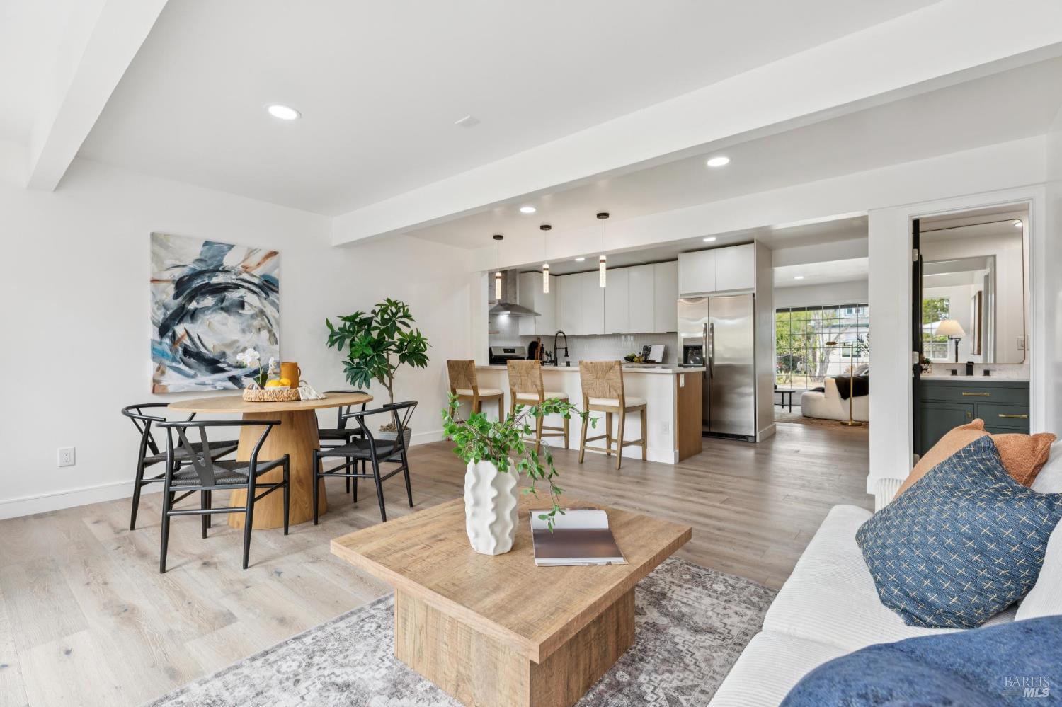 Detail Gallery Image 14 of 32 For 29 Alta Dr, Petaluma,  CA 94954 - 4 Beds | 2/1 Baths