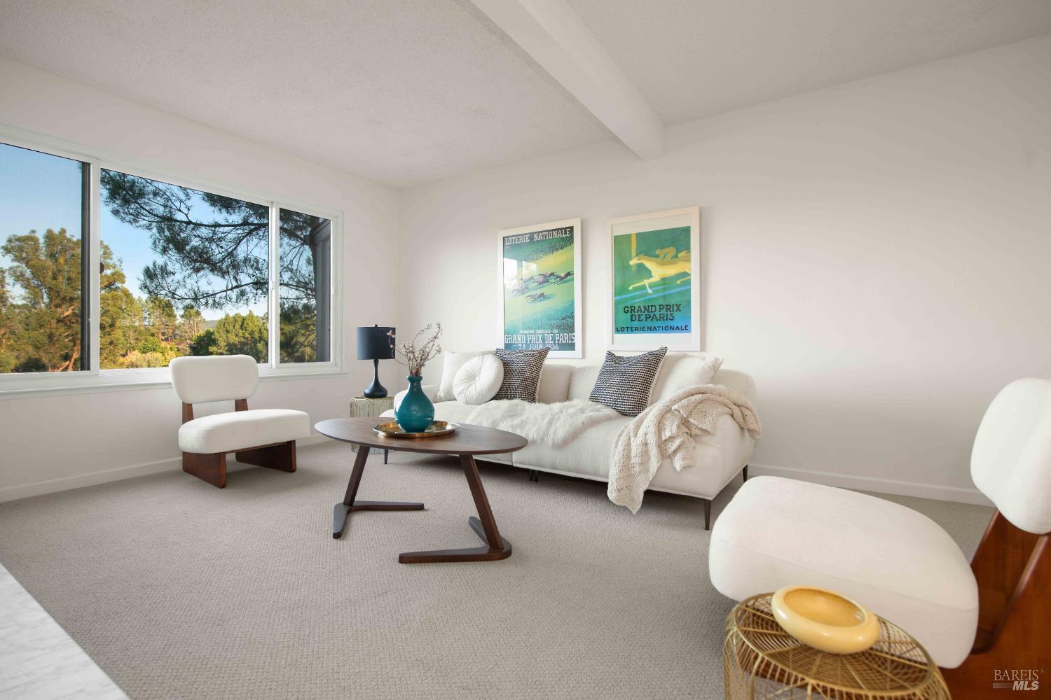 Detail Gallery Image 6 of 34 For 125 Sylvia Way, San Rafael,  CA 94903 - 3 Beds | 2/1 Baths