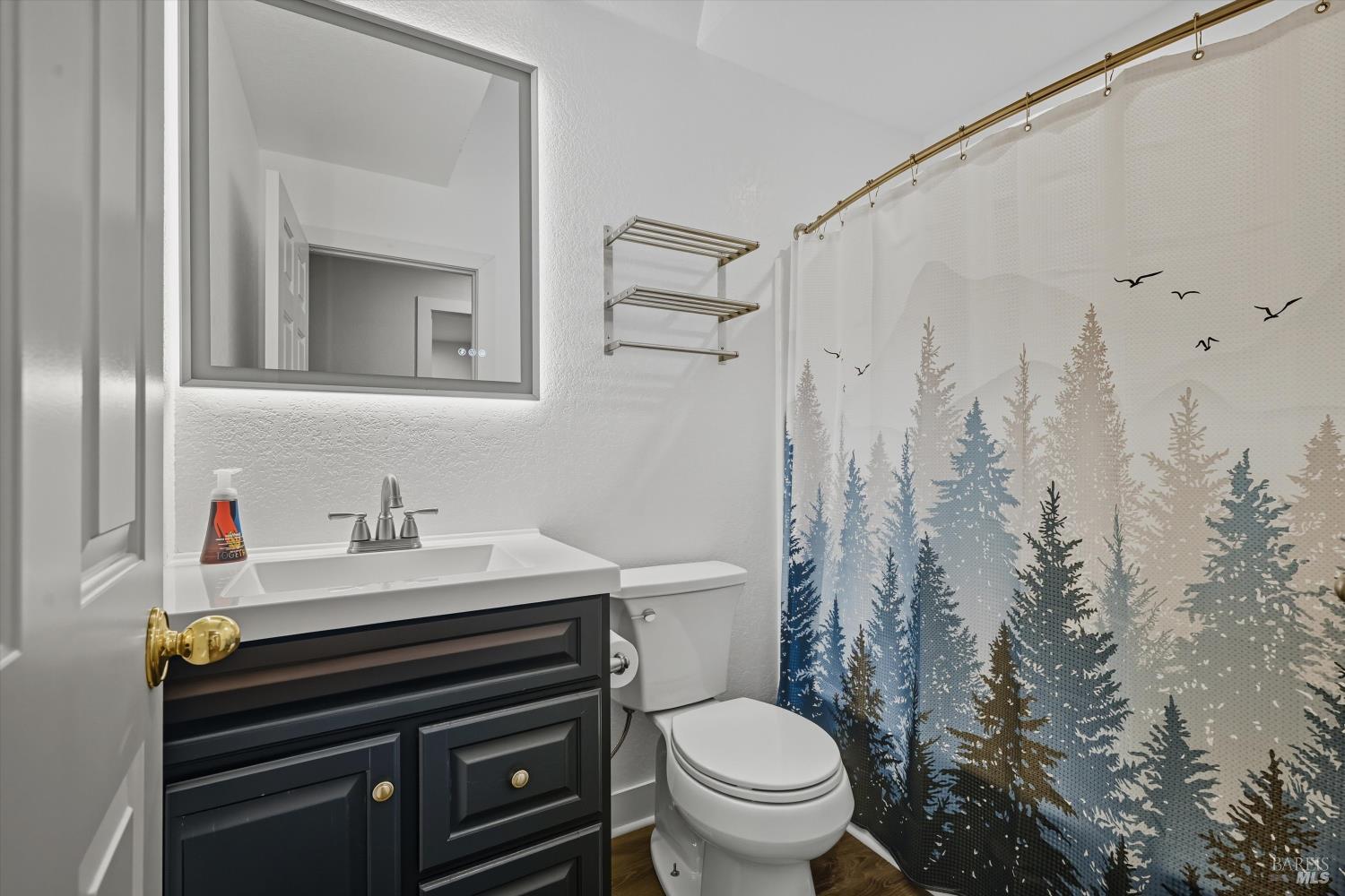Detail Gallery Image 22 of 42 For 19231 Ravenhill Rd, Hidden Valley Lake,  CA 95467 - 3 Beds | 2 Baths