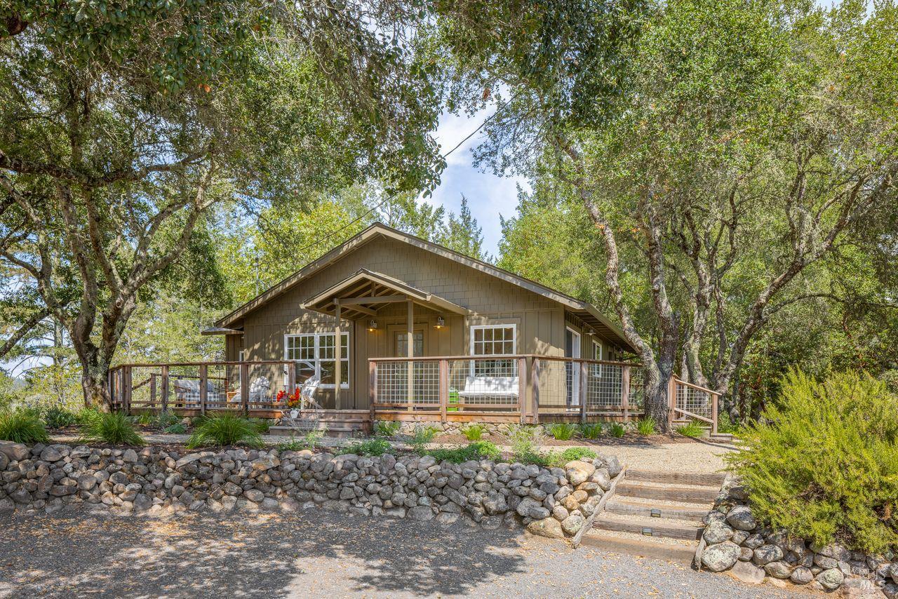 Detail Gallery Image 2 of 33 For 1988 Jameson Rd, Healdsburg,  CA 95448 - 3 Beds | 2 Baths