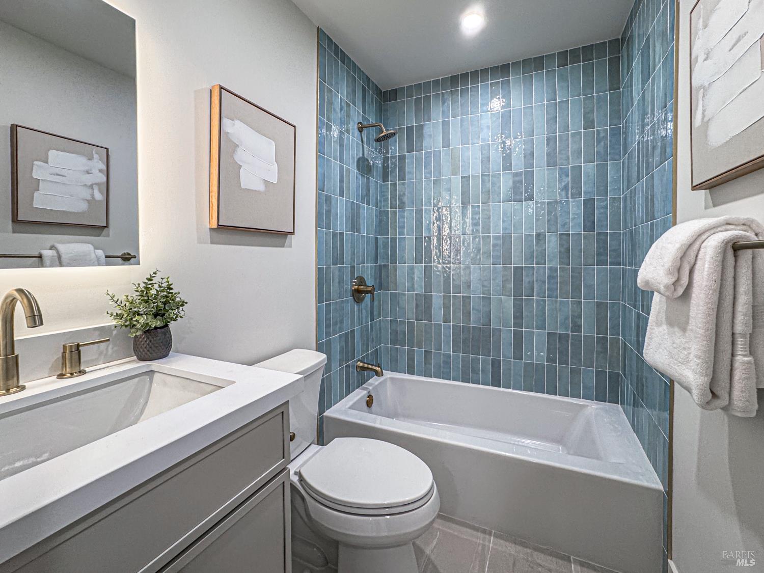 Detail Gallery Image 31 of 41 For 284 Blackstone Dr, San Rafael,  CA 94903 - 4 Beds | 3 Baths