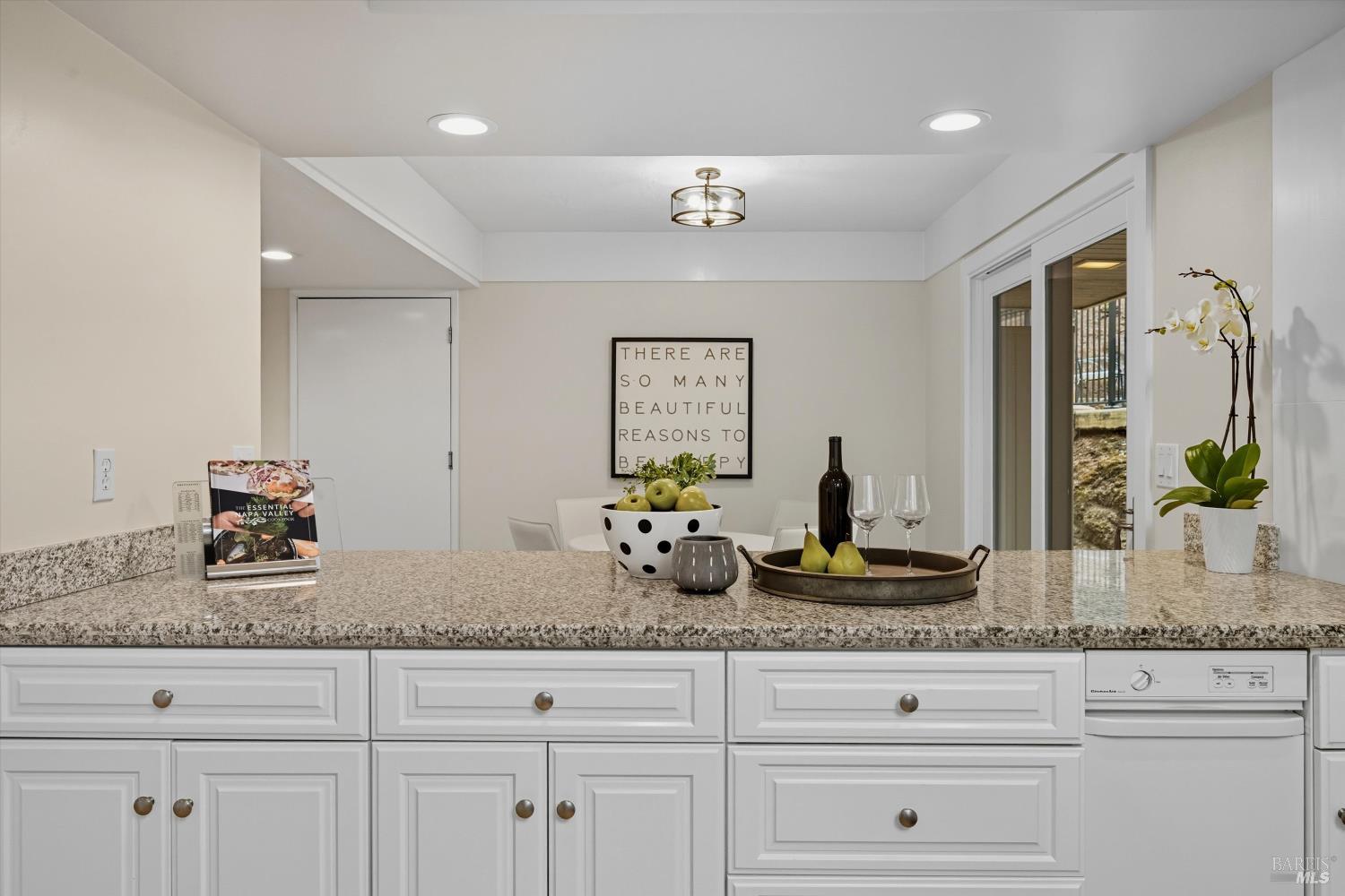 Detail Gallery Image 23 of 54 For 523 Westgate Dr, Napa,  CA 94558 - 3 Beds | 2/1 Baths