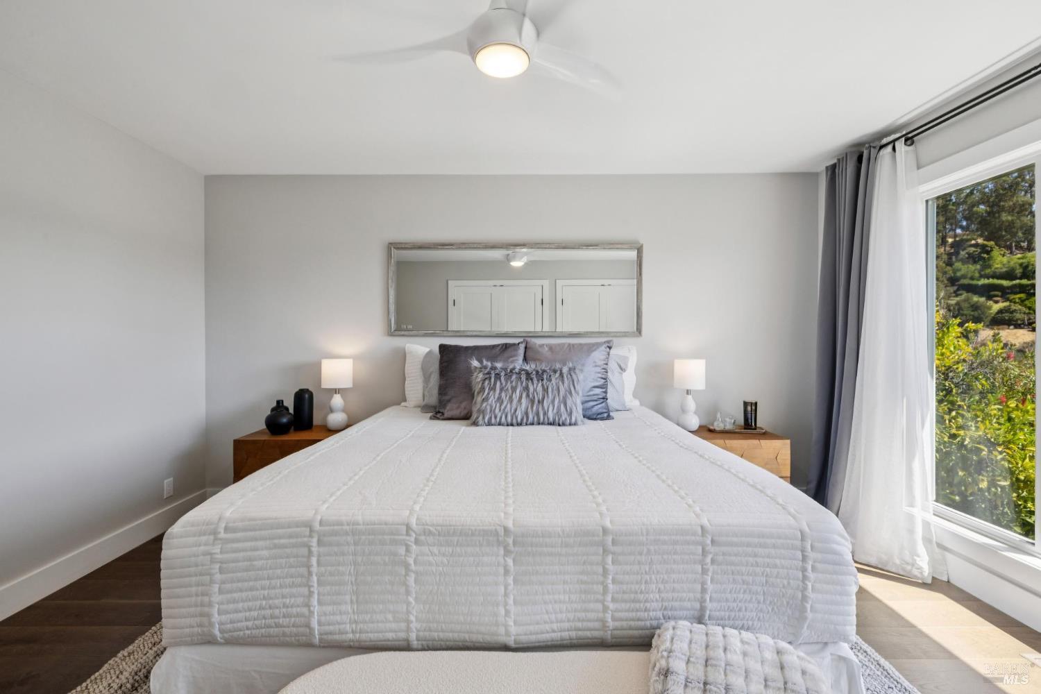 Detail Gallery Image 39 of 91 For 34 Broadview Dr, San Rafael,  CA 94901 - 4 Beds | 4 Baths