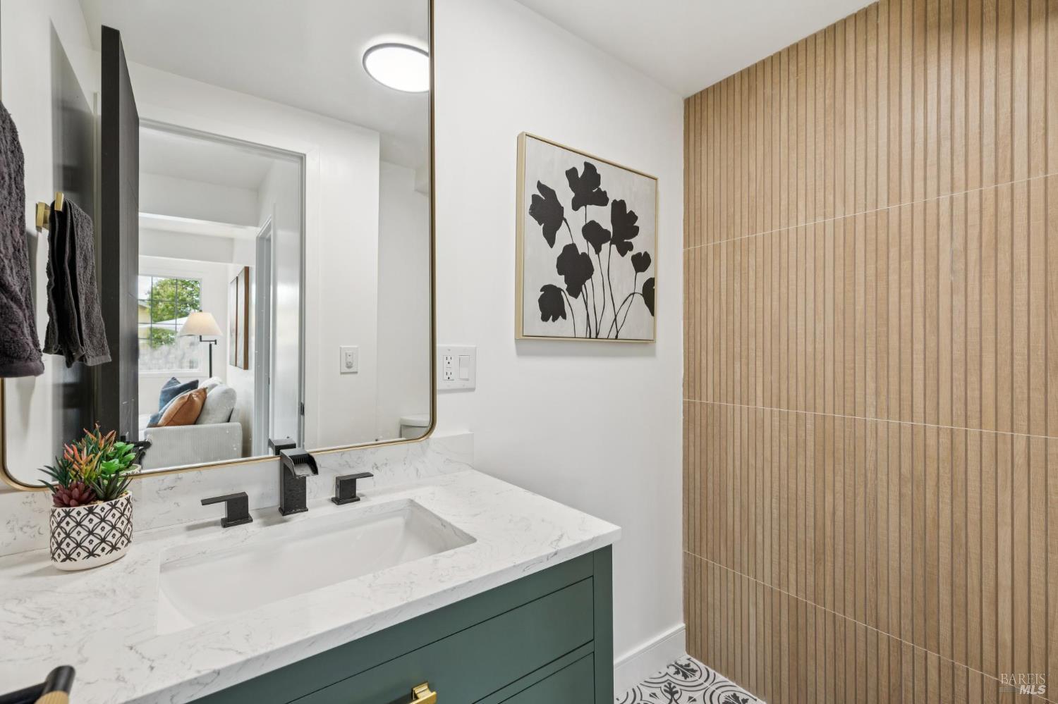 Detail Gallery Image 16 of 32 For 29 Alta Dr, Petaluma,  CA 94954 - 4 Beds | 2/1 Baths