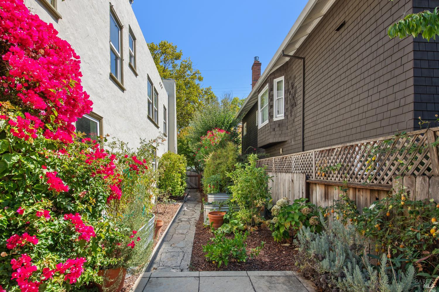 Detail Gallery Image 20 of 21 For 135 H St, San Rafael,  CA 94901 - 3 Beds | 2 Baths