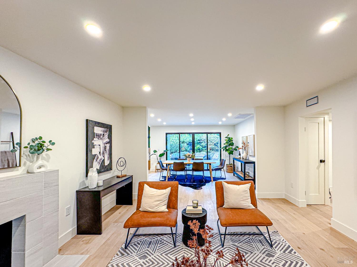Detail Gallery Image 3 of 41 For 284 Blackstone Dr, San Rafael,  CA 94903 - 4 Beds | 3 Baths
