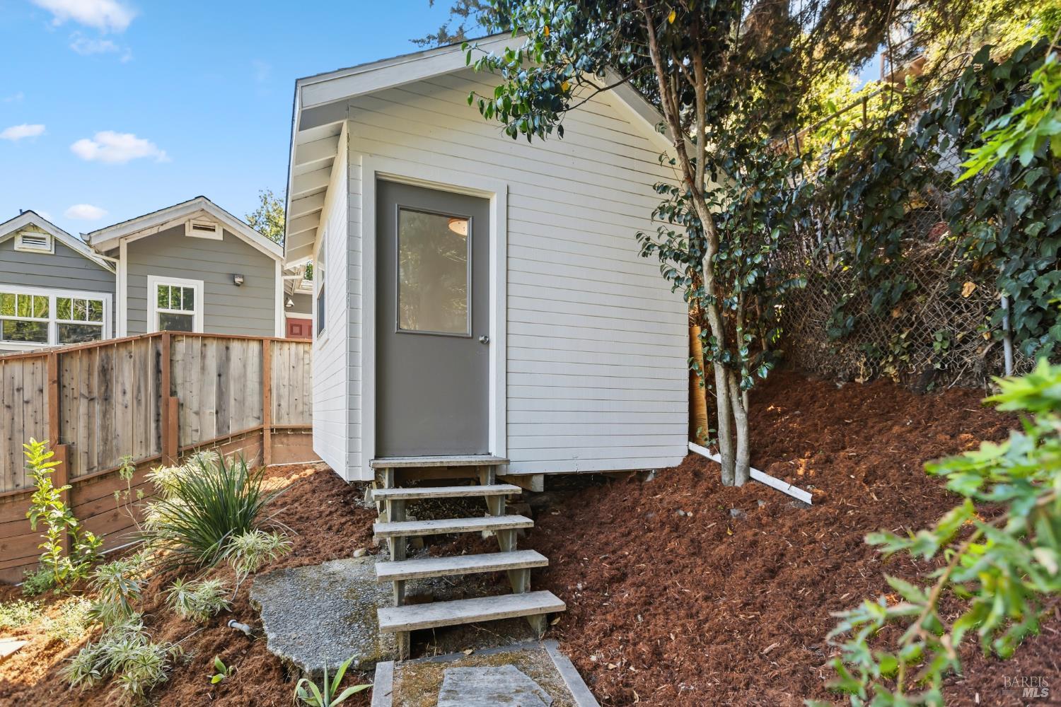 Detail Gallery Image 28 of 33 For 19 Roberts Ave, San Rafael,  CA 94901 - 3 Beds | 2 Baths