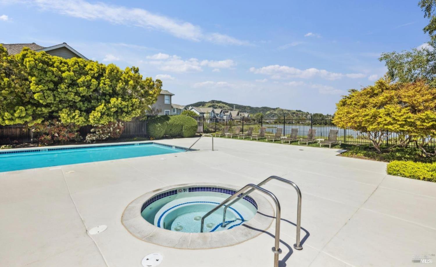 Detail Gallery Image 44 of 54 For 55 Dowitcher Way, San Rafael,  CA 94901 - 3 Beds | 2/1 Baths