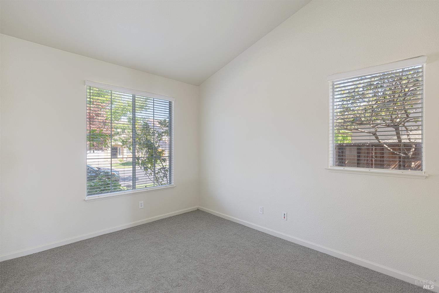 Detail Gallery Image 14 of 50 For 91 S Newport Dr, Napa,  CA 94559 - 3 Beds | 2 Baths
