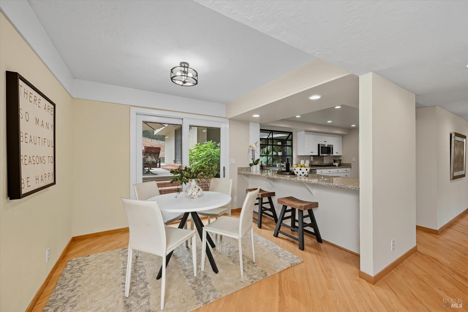 Detail Gallery Image 25 of 54 For 523 Westgate Dr, Napa,  CA 94558 - 3 Beds | 2/1 Baths