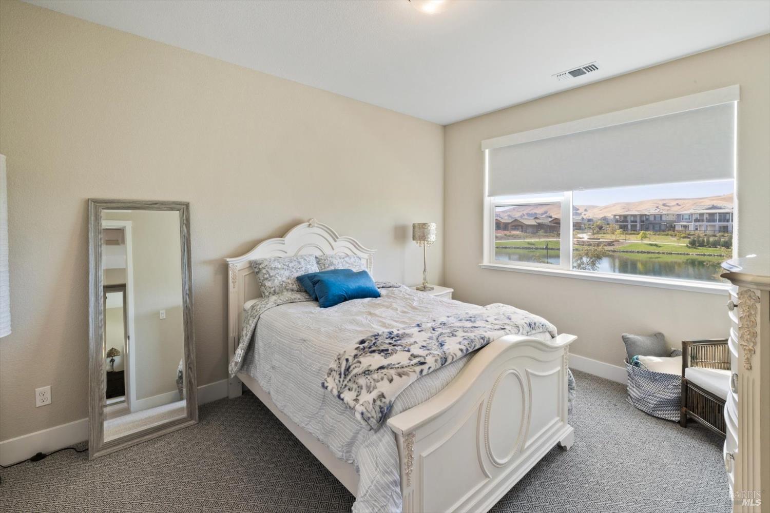 Detail Gallery Image 21 of 33 For 2371 Waterside Dr, Fairfield,  CA 94533 - 4 Beds | 3/1 Baths