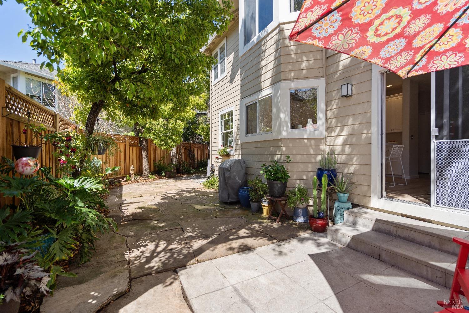 Detail Gallery Image 40 of 54 For 55 Dowitcher Way, San Rafael,  CA 94901 - 3 Beds | 2/1 Baths