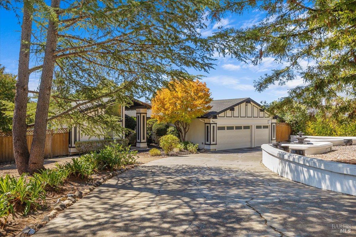 Detail Gallery Image 5 of 60 For 607 Scotland Dr, Santa Rosa,  CA 95409 - 3 Beds | 2/1 Baths