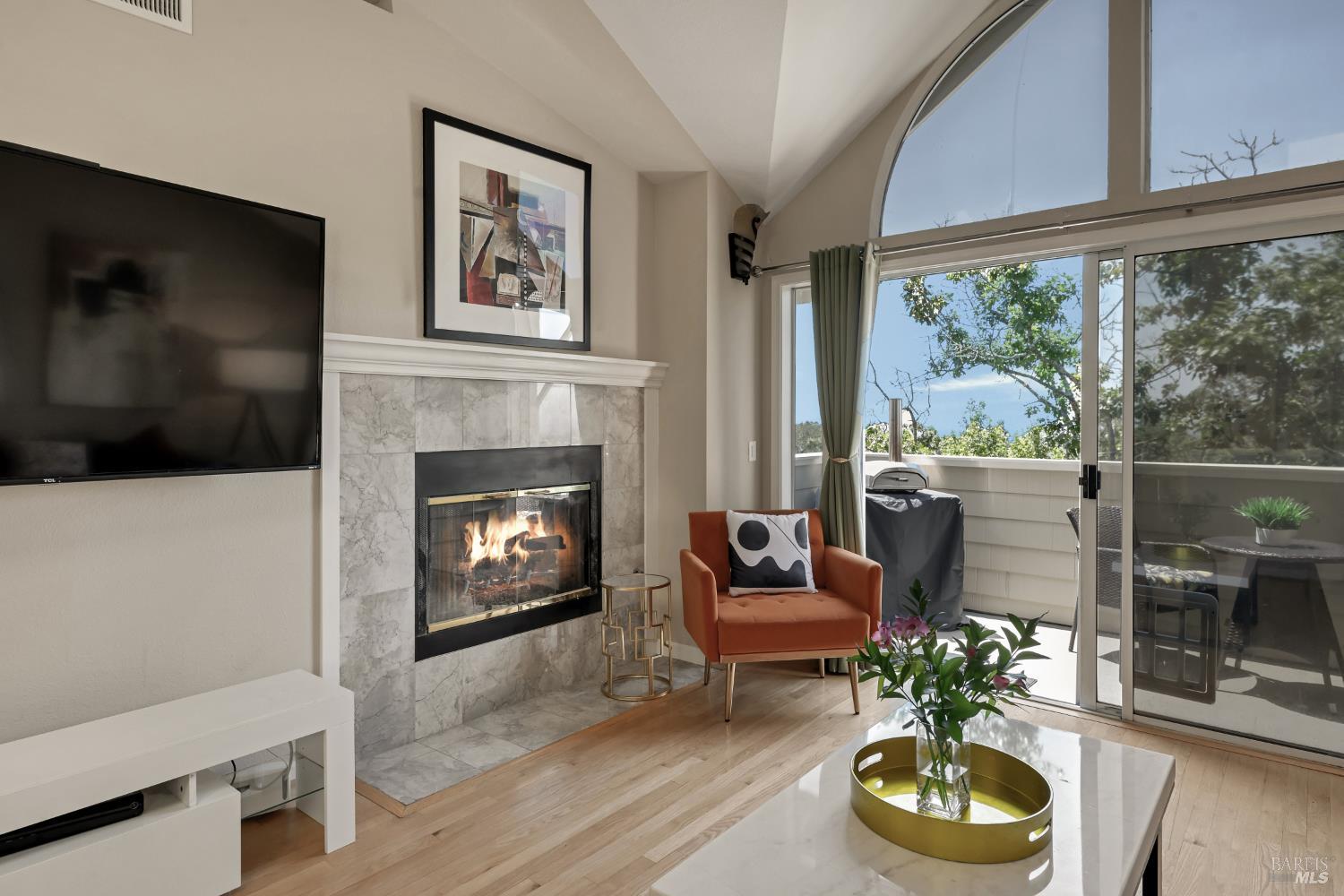 Detail Gallery Image 12 of 40 For 2003 Stonefield Ln, Santa Rosa,  CA 95403 - 2 Beds | 2/1 Baths