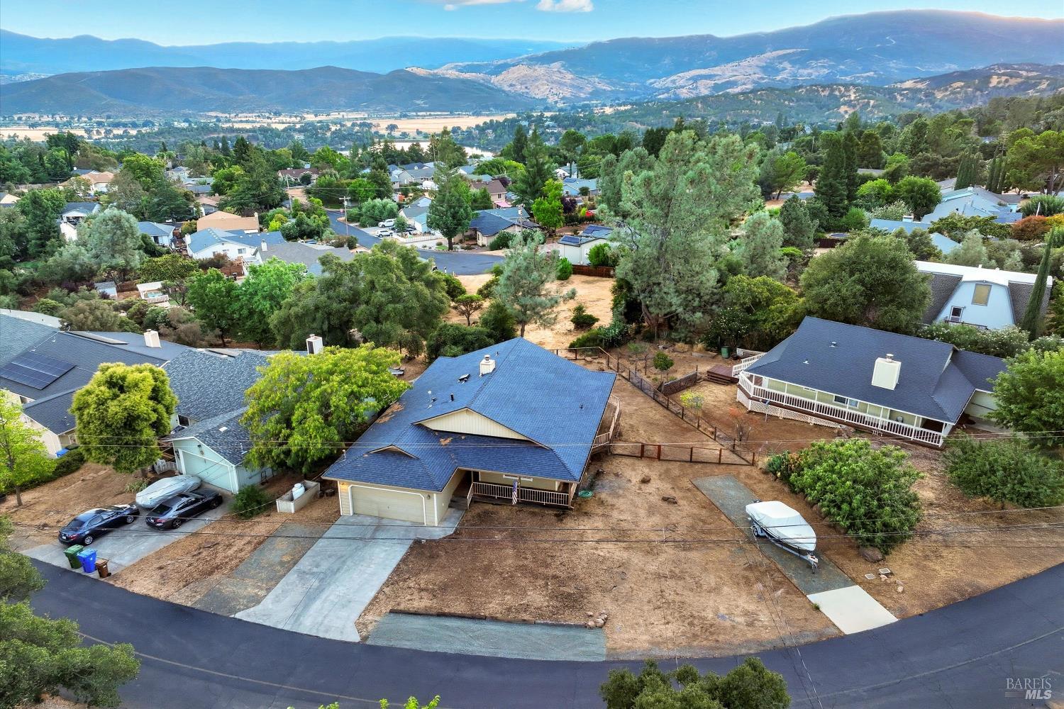 Detail Gallery Image 7 of 42 For 19231 Ravenhill Rd, Hidden Valley Lake,  CA 95467 - 3 Beds | 2 Baths